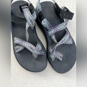 Size 6 women’s chacos